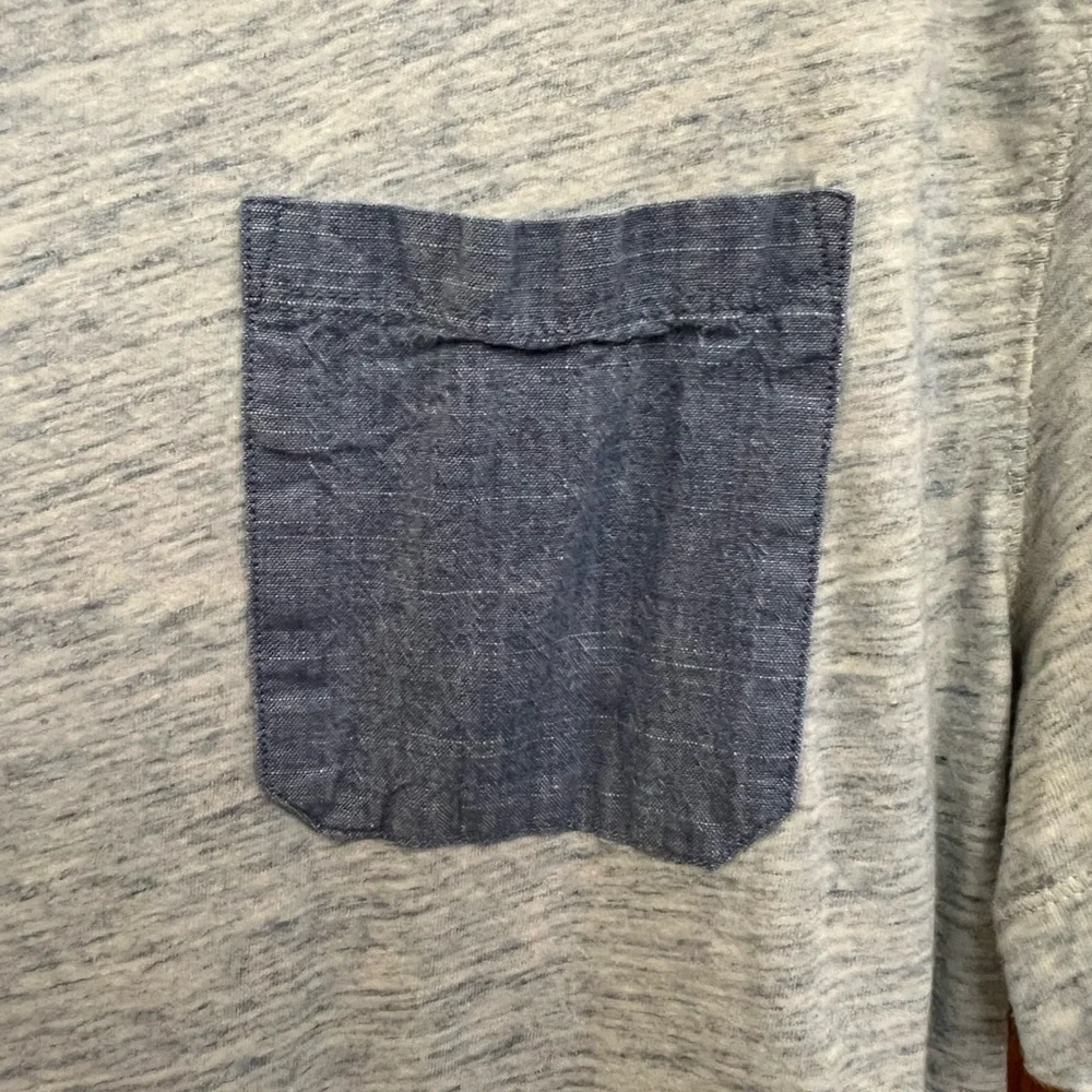 Banana Republic Light Gray/Blue Tee with Blue Pocket